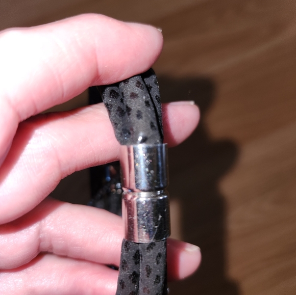 Black and silver bracelet with magnetic closure - Picture 4 of 4